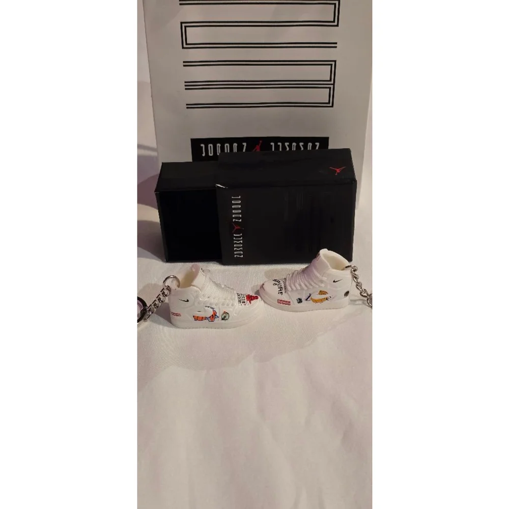 Unisex White Sneaker Keychain Set with Box and Bag One Size